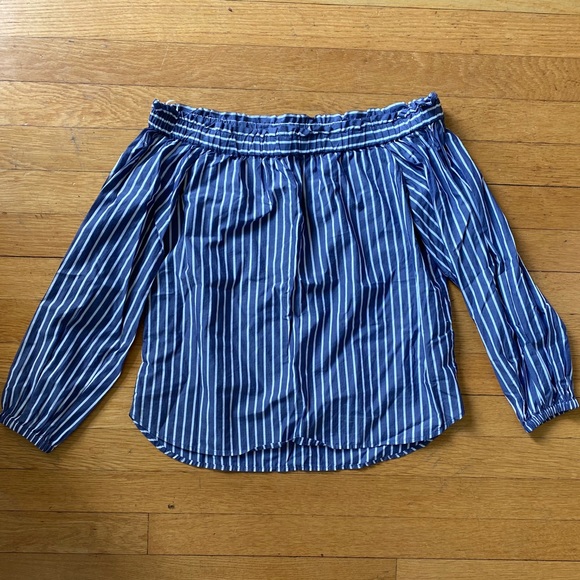 Off the shoulder blouse - Picture 2 of 2